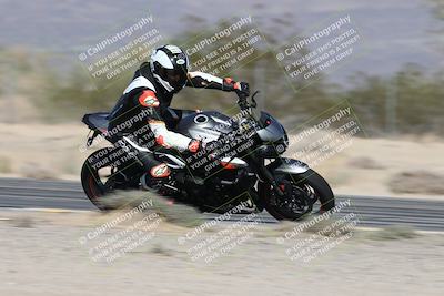 media/Dec-01-2025-Moto Forza (Mon) [[2daa91e15f]]/3-Beginner Group/Session 2 (Turn 7 Inside Pans)/